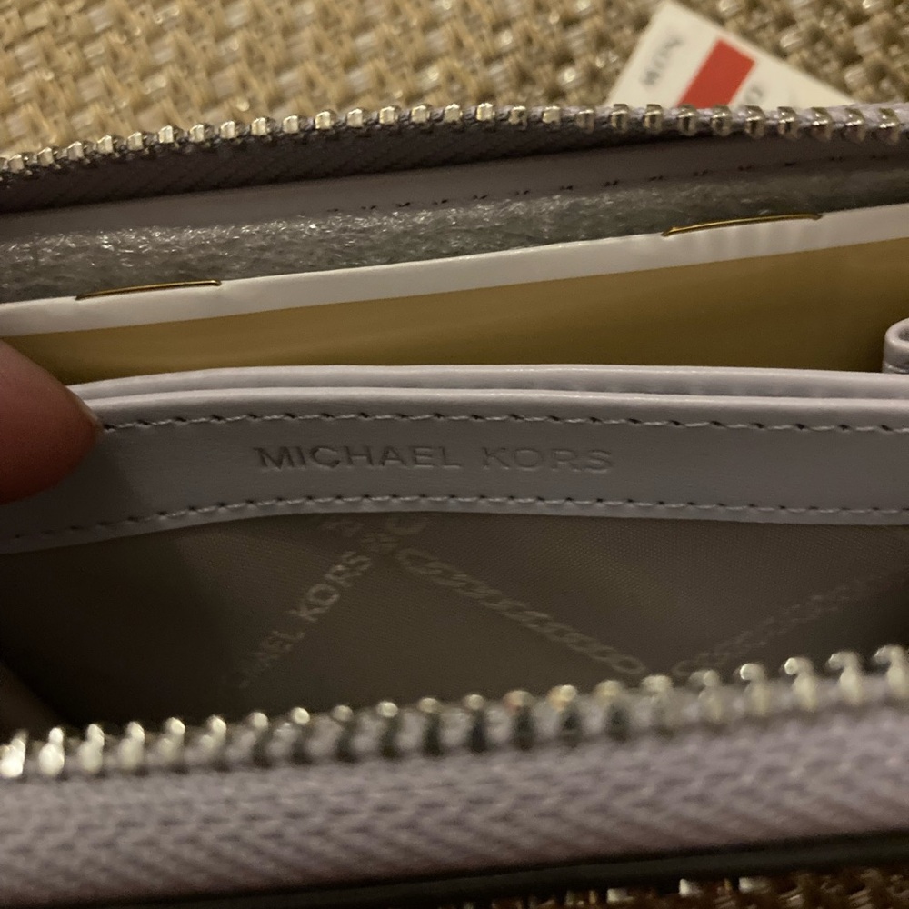Michael Kors Lavender Mist Pebbled Leather Zip-Around Wallet New with Tag - Picture 4 of 6